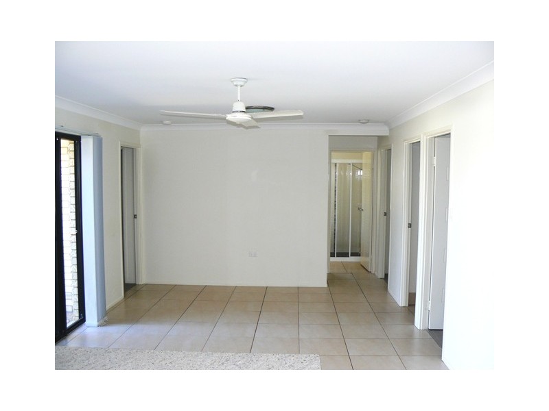 19 Discovery Crescent, Rosslyn QLD 4703