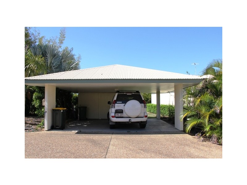 1/2 Reef Street, Zilzie QLD 4710