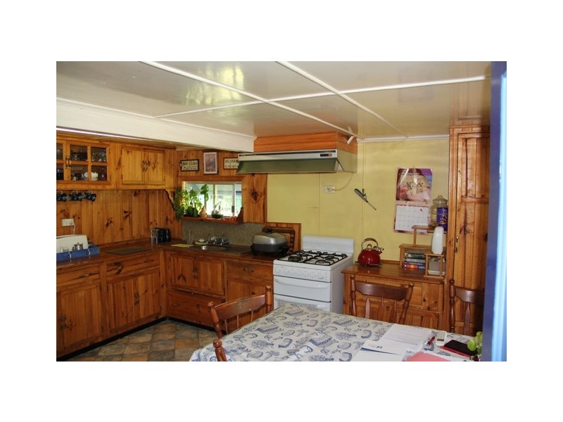 43 Cemetery Road, Cawarral QLD 4702