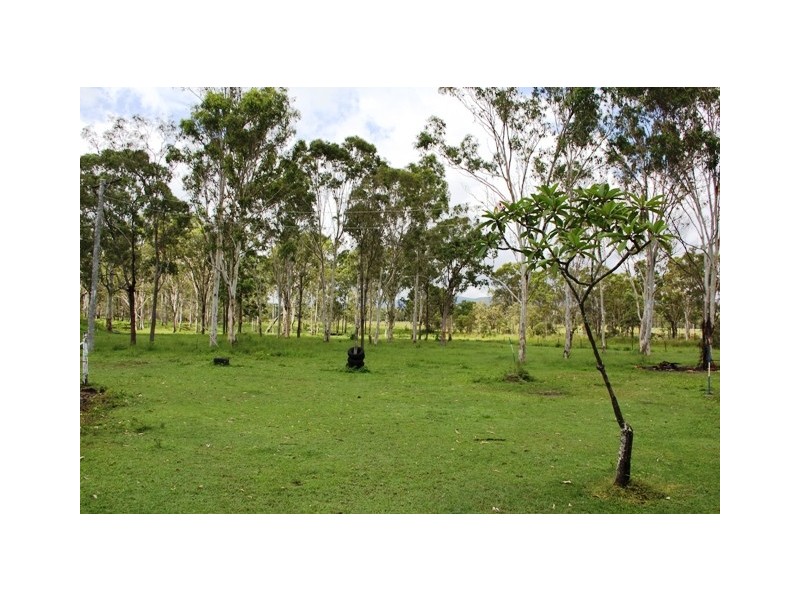 43 Cemetery Road, Cawarral QLD 4702