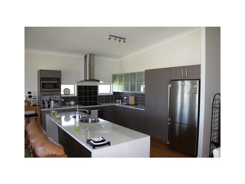 10 Hillside Court, Zilzie QLD 4710