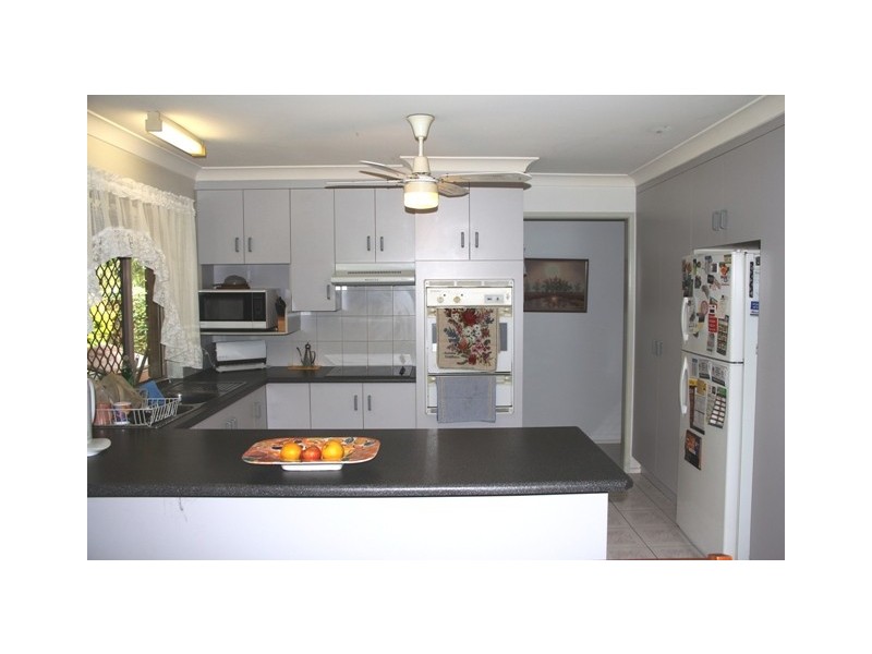 27 Reef Street, Zilzie QLD 4710