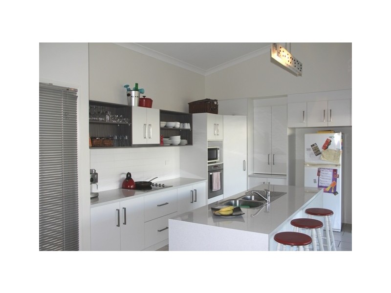 11 Hillside Court, Zilzie QLD 4710