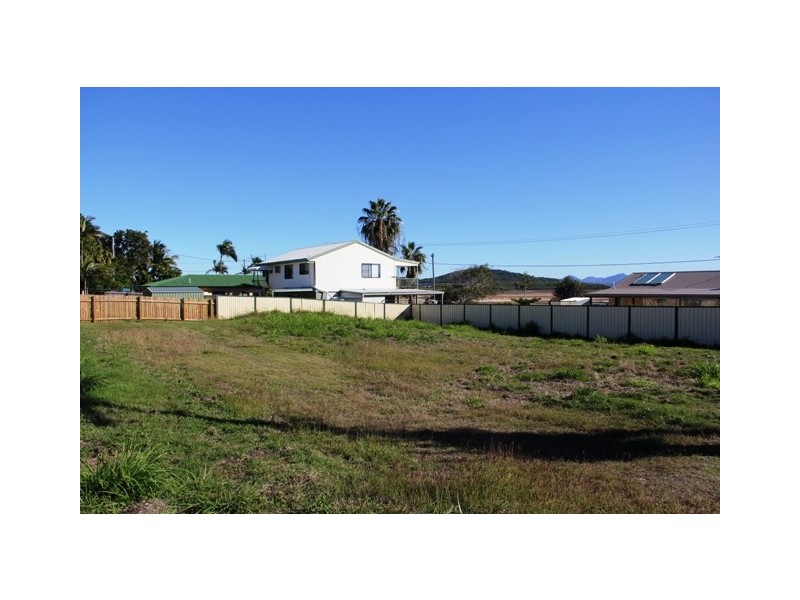 52 Thomas Street, Emu Park QLD 4710