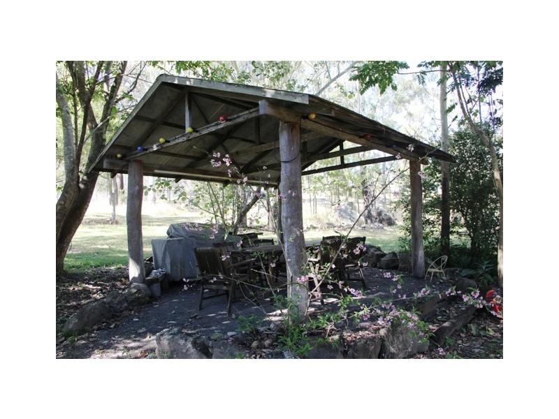 7 Cemetery Road, Cawarral QLD 4702
