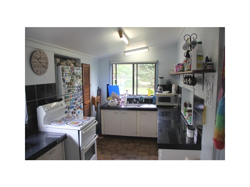 7 Cemetery Road, Cawarral QLD 4702