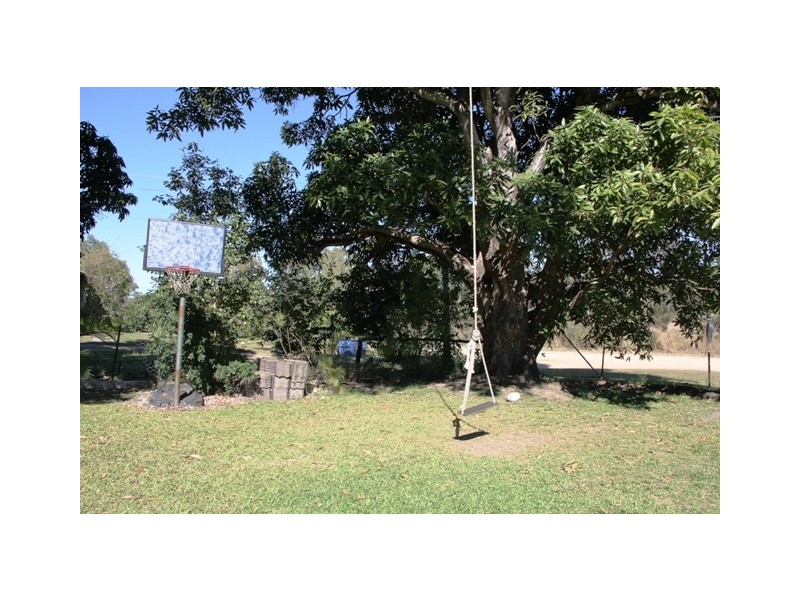 7 Cemetery Road, Cawarral QLD 4702