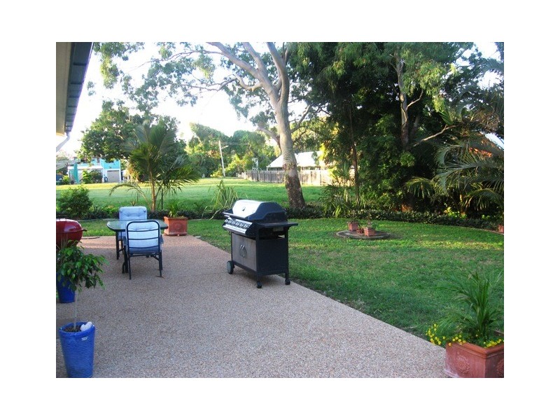 7 Limpus Avenue, Keppel Sands QLD 4702