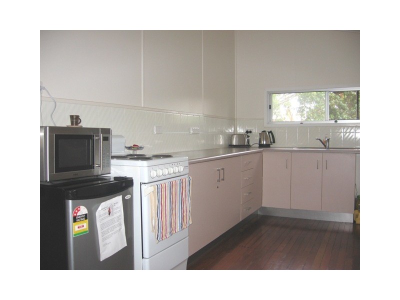 7 Limpus Avenue, Keppel Sands QLD 4702