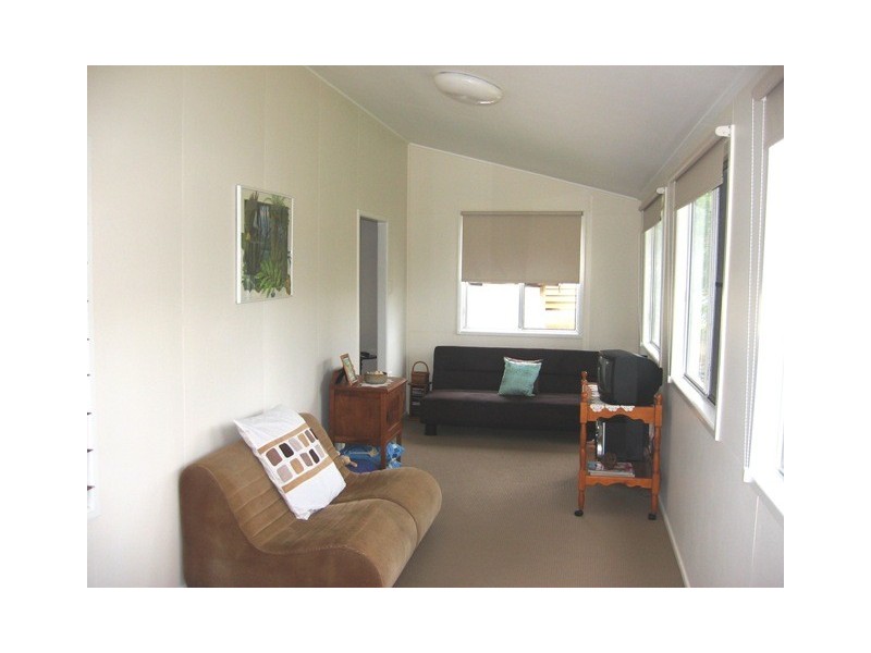 7 Limpus Avenue, Keppel Sands QLD 4702