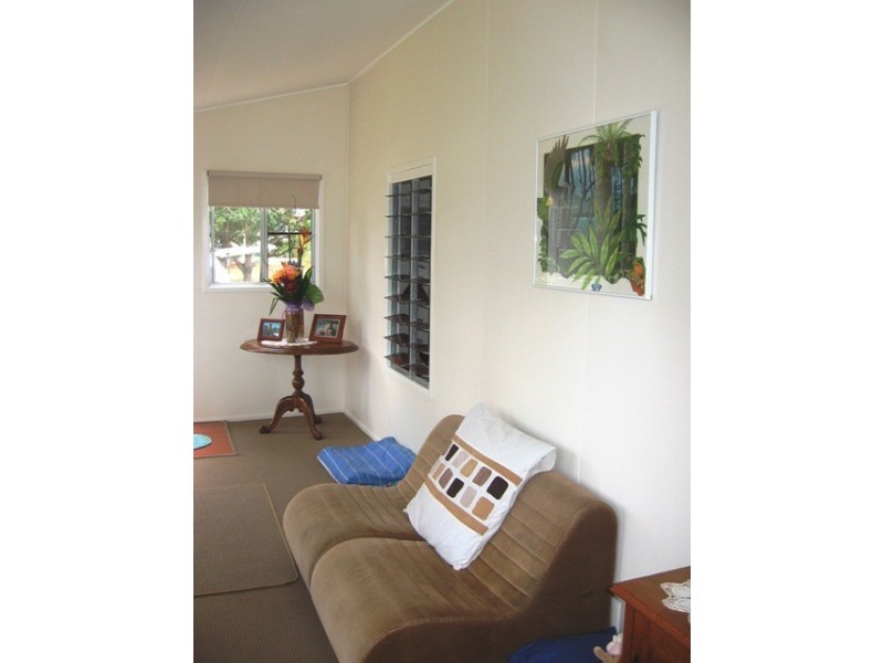 7 Limpus Avenue, Keppel Sands QLD 4702