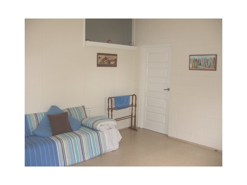 7 Limpus Avenue, Keppel Sands QLD 4702