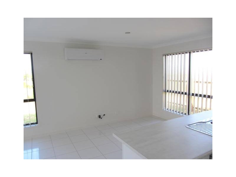54 Falcon Crest, Zilzie QLD 4710