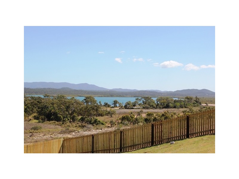 50 Falcon Crest, Zilzie QLD 4710