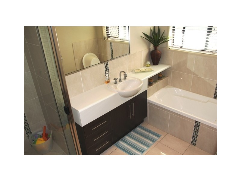 60 Amalfi Drive, Zilzie QLD 4710
