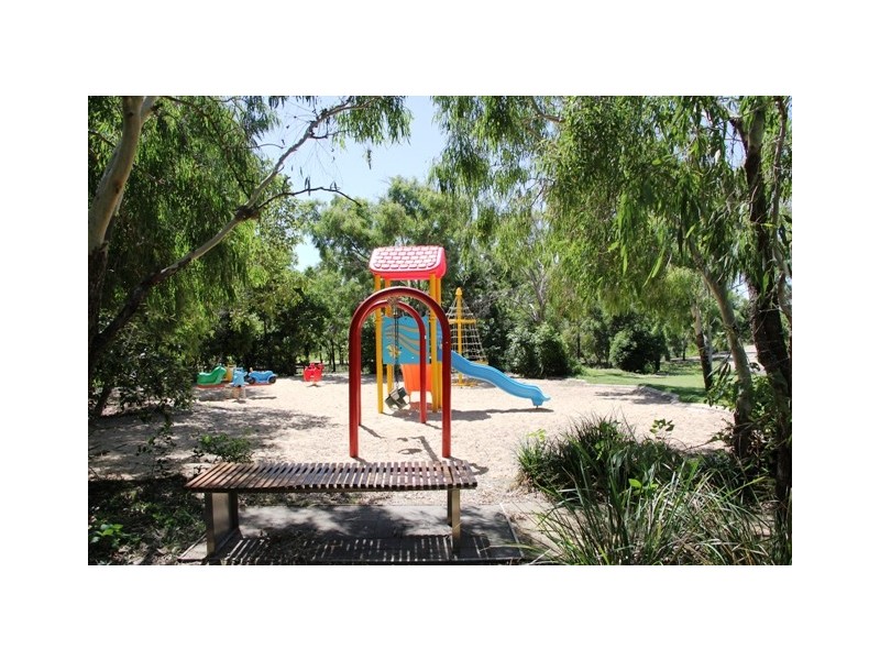 22 & 24 Hideaway Road, Zilzie QLD 4710