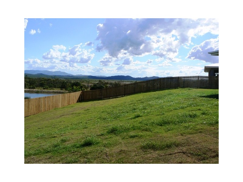 7 The Peak, Zilzie QLD 4710
