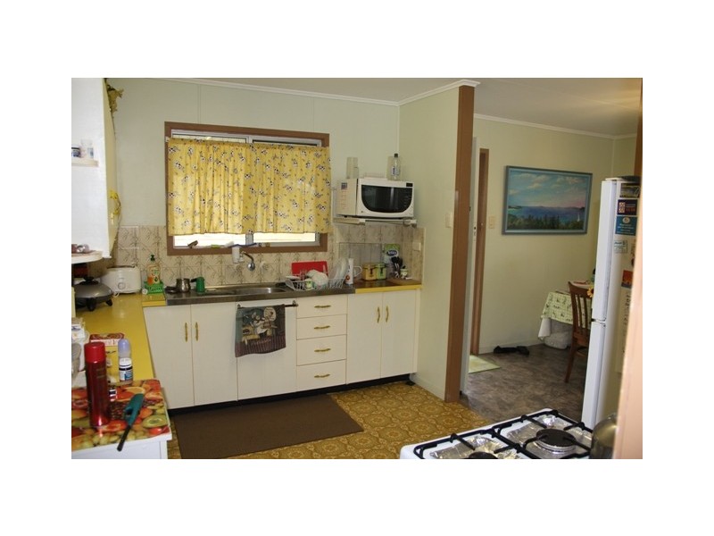 20 Limpus Avenue, Keppel Sands QLD 4702