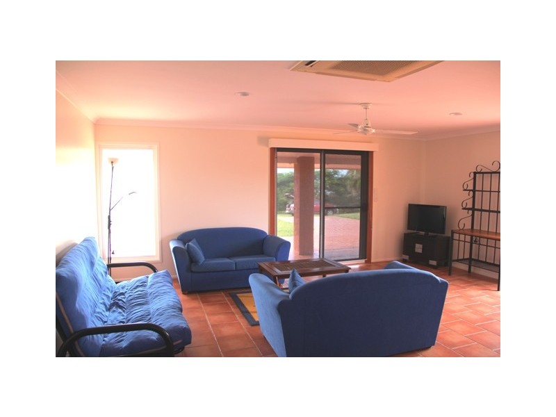18 Schofield Parade, Keppel Sands QLD 4702