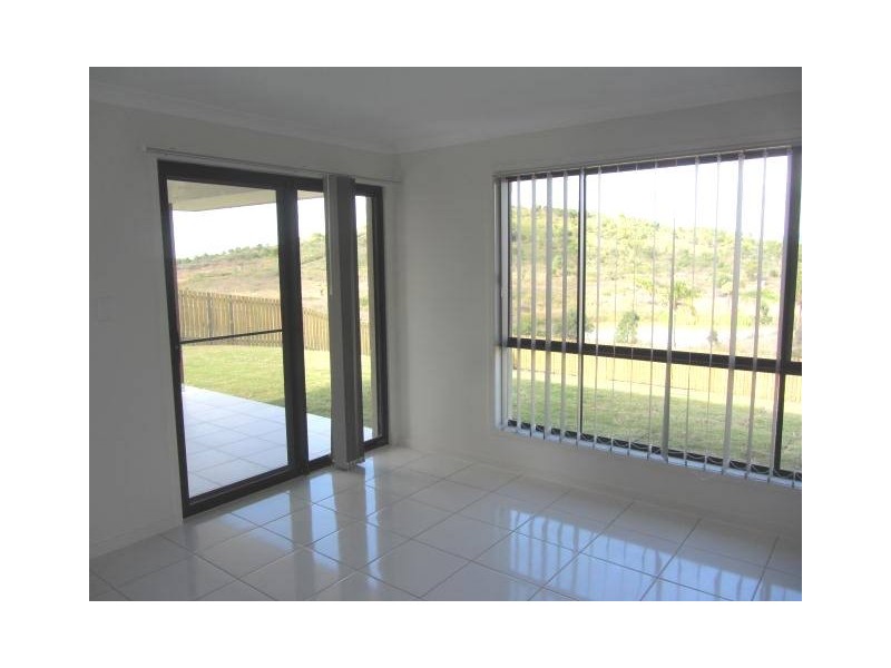 54 Falcon Crest, Zilzie QLD 4710