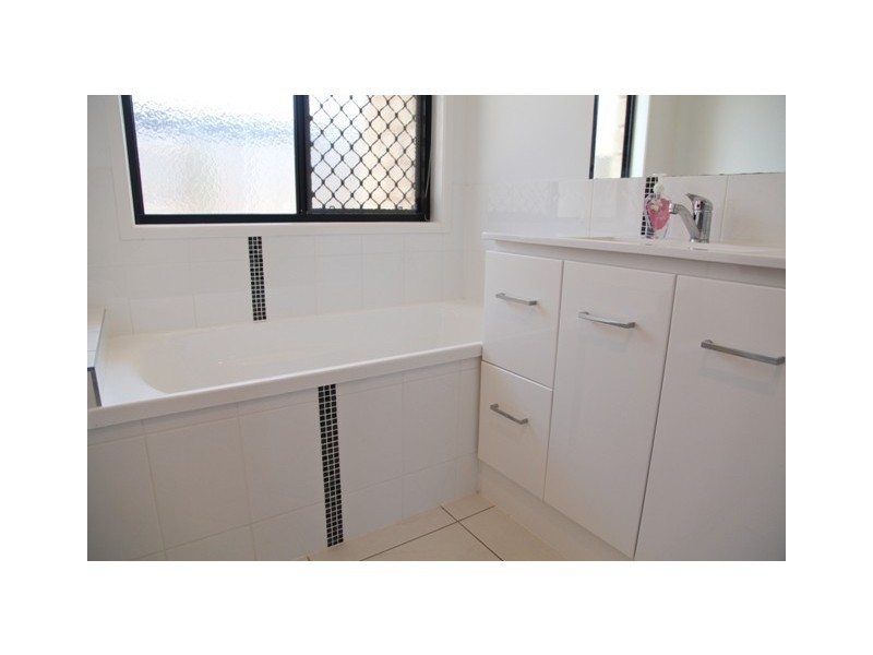 6 Wheeler Avenue, Gracemere QLD 4702