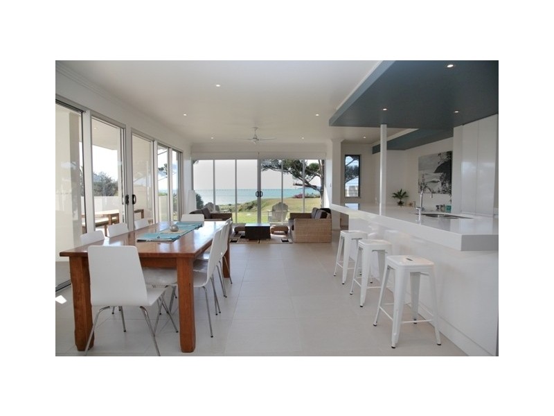 1/2 Richard Street, Emu Park QLD 4710