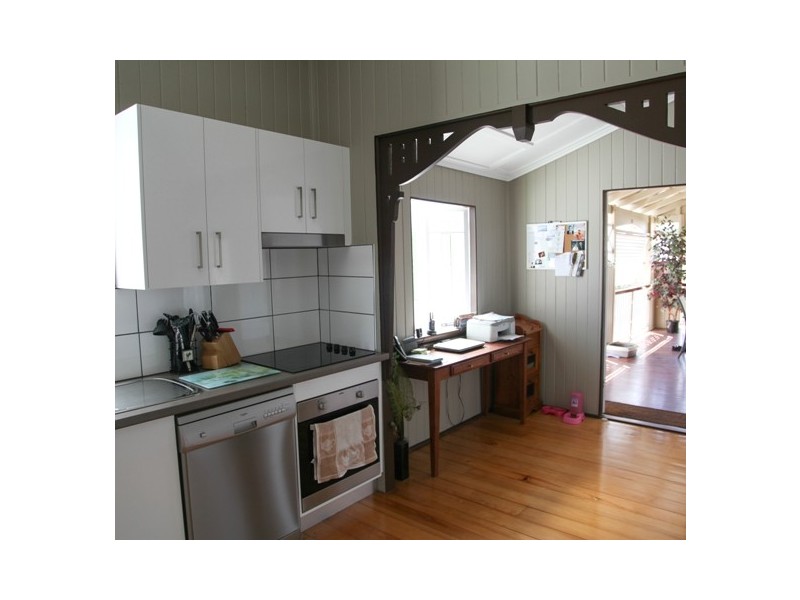 94 Davis Street, The Range QLD 4700