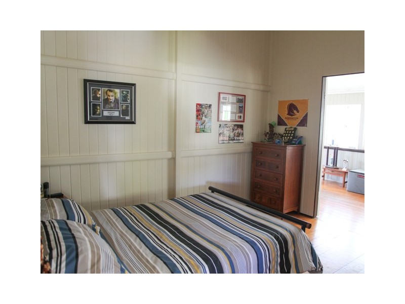 94 Davis Street, The Range QLD 4700