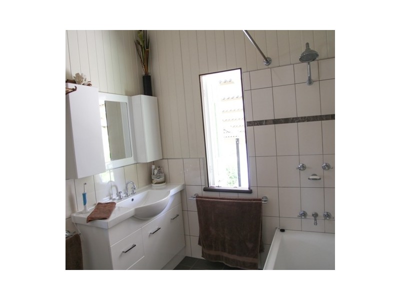 94 Davis Street, The Range QLD 4700