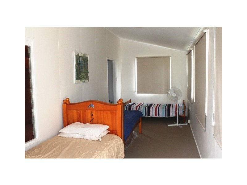 7 Limpus Avenue, Keppel Sands QLD 4702