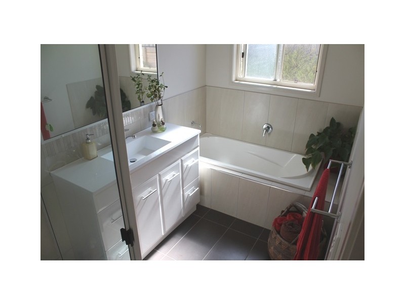 6 Parkview Drive, Rosslyn QLD 4703