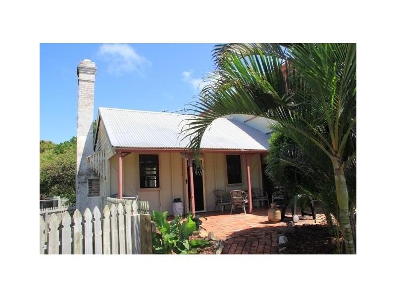 8 Phillip Street, Emu Park QLD 4710