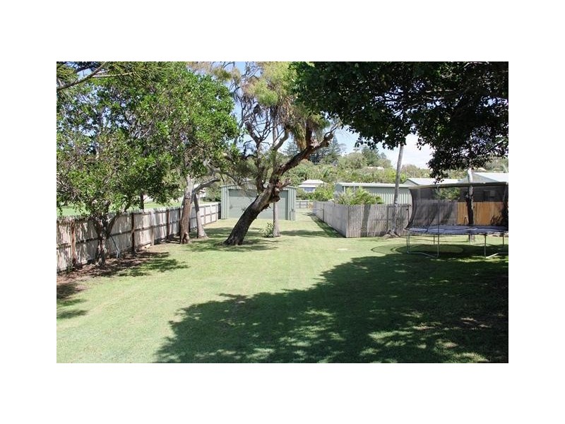 8 Phillip Street, Emu Park QLD 4710