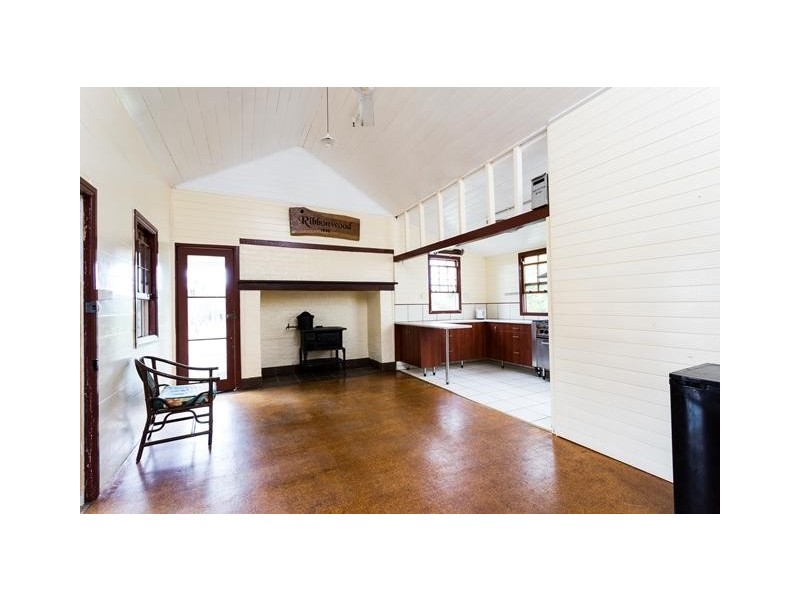 8 Phillip Street, Emu Park QLD 4710