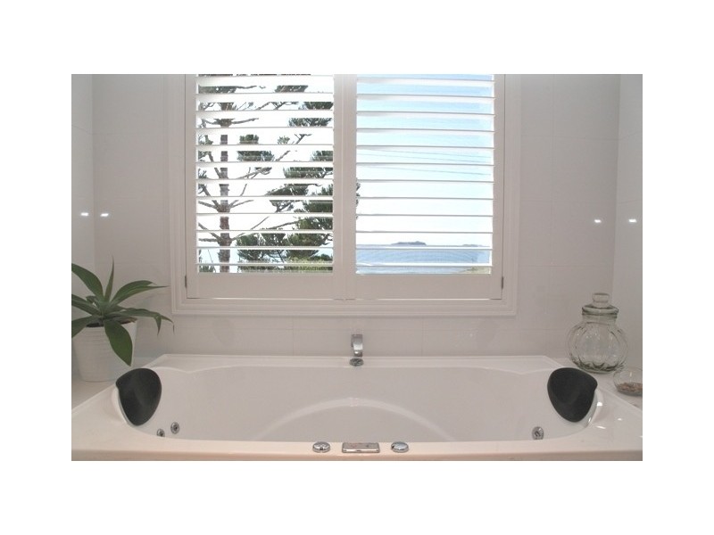 1/2 Richard Street, Emu Park QLD 4710