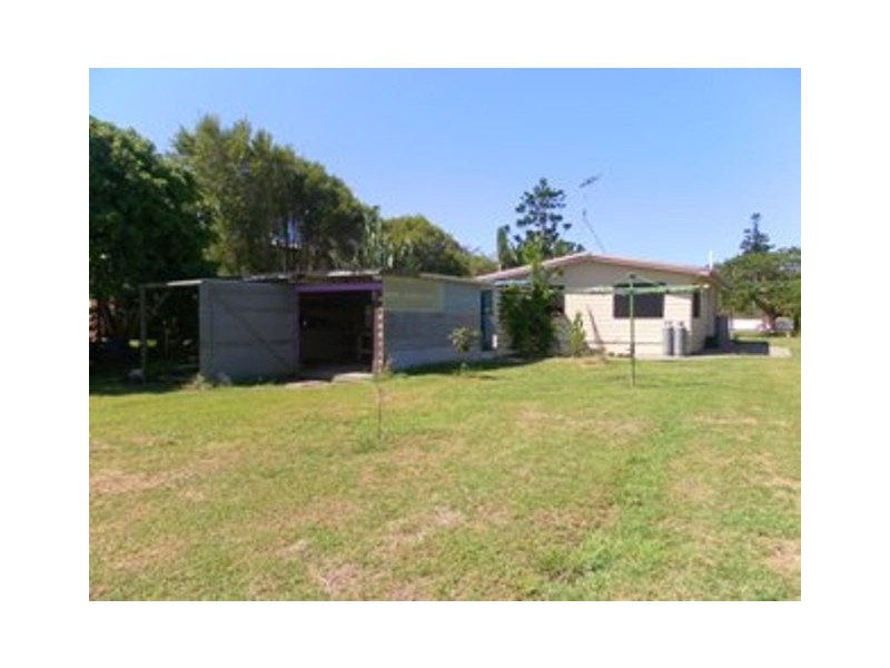 6 Arthur Street, Emu Park QLD 4710