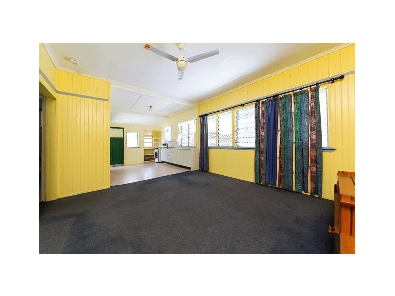 21 Welch Street, Park Avenue QLD 4701