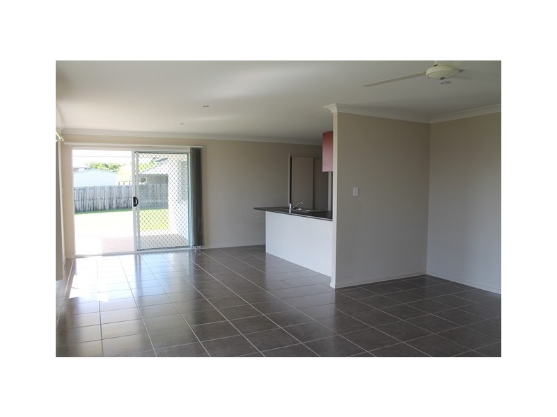 7 Hillside Court, Zilzie QLD 4710