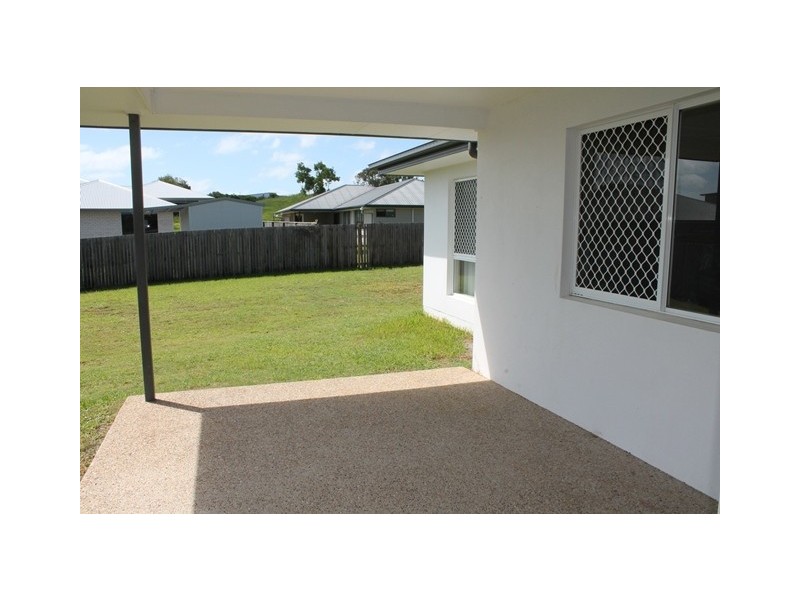 7 Hillside Court, Zilzie QLD 4710