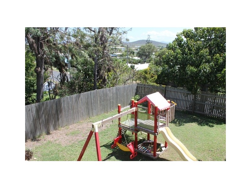 1 Larnach Street, Zilzie QLD 4710