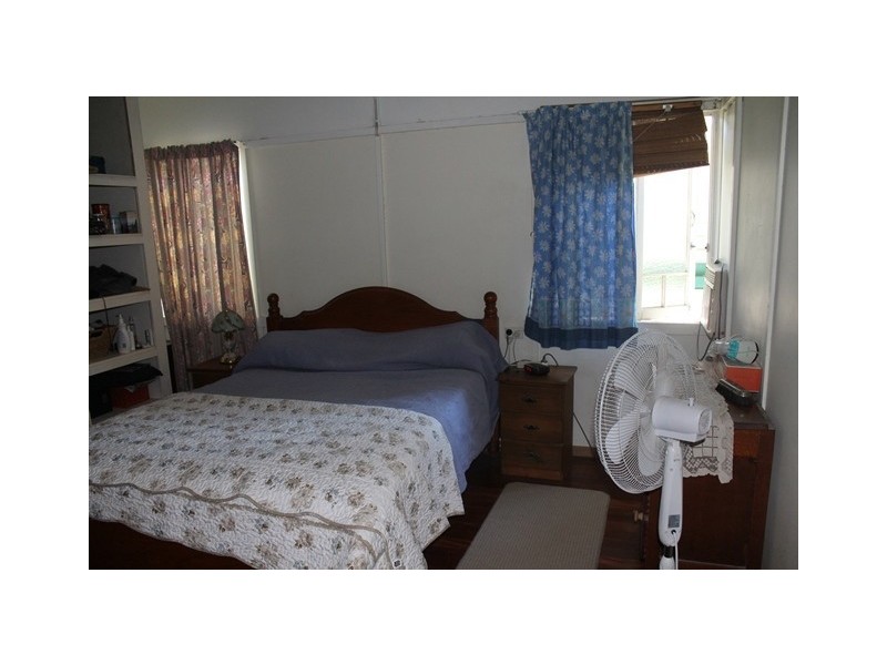 11 Bourke Street, Park Avenue QLD 4701