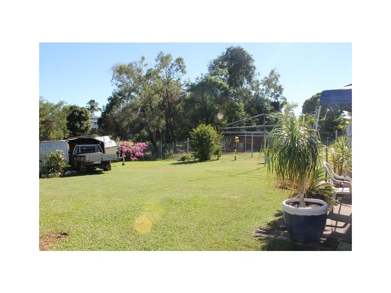 11 Bourke Street, Park Avenue QLD 4701