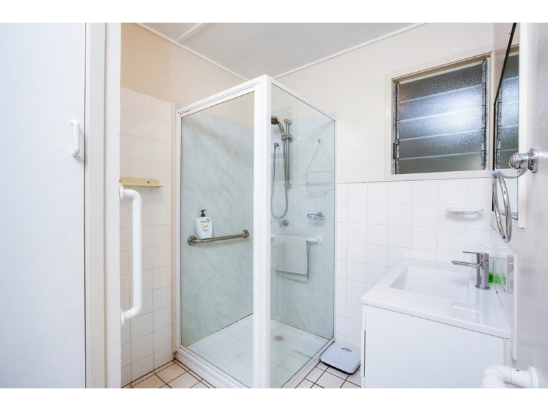 44 Menzies Street, Park Avenue QLD 4701