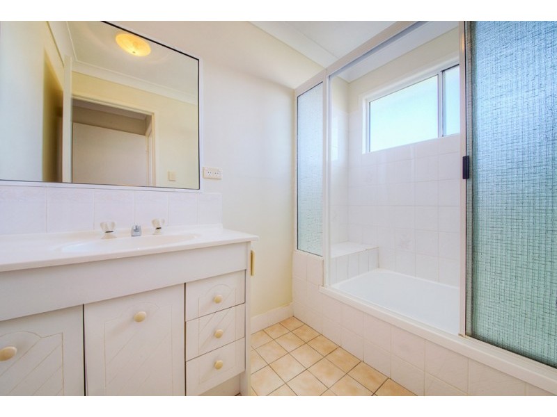 3 Giorgi Close, Keppel Sands QLD 4702