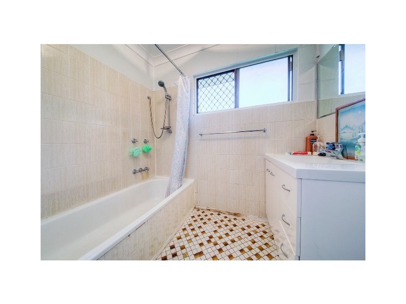 4 Evelyn Street, Zilzie QLD 4710