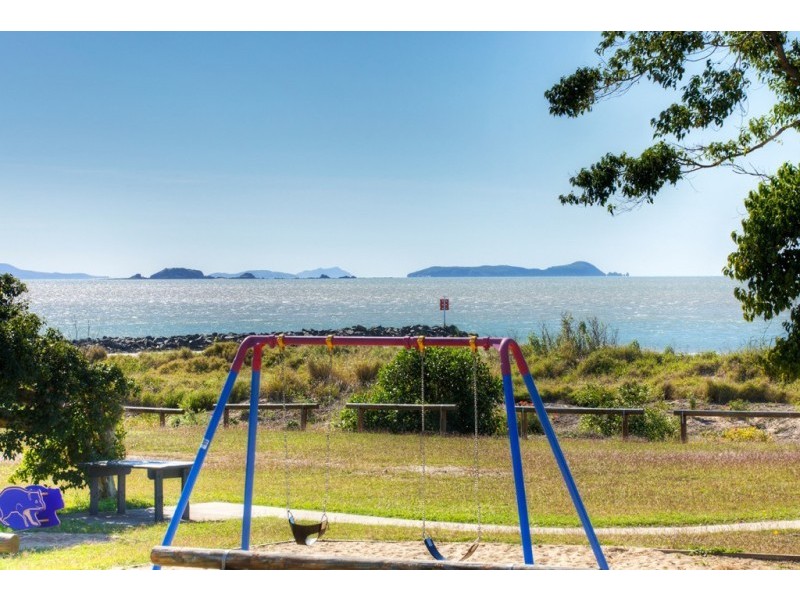 6 Schofield Parade, Keppel Sands QLD 4702