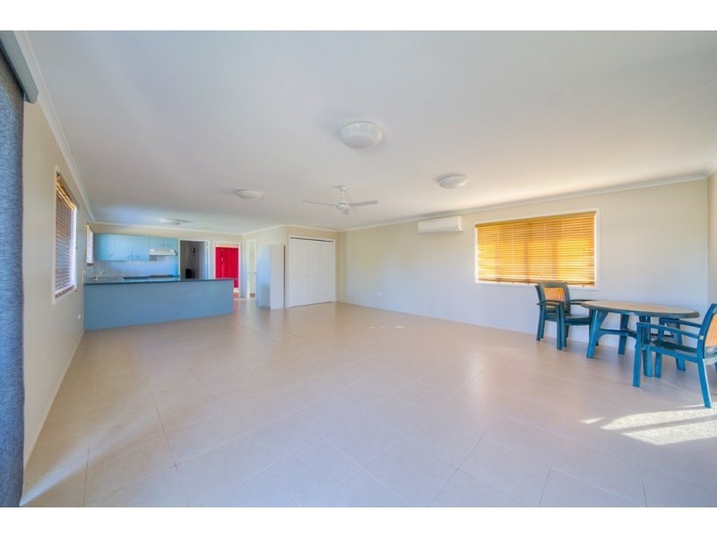 6 Schofield Parade, Keppel Sands QLD 4702