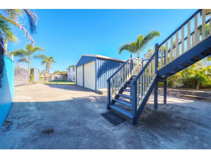6 Schofield Parade, Keppel Sands QLD 4702