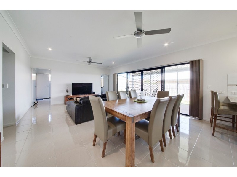 139 Hartley Street, Emu Park QLD 4710