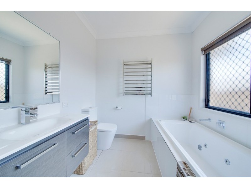 139 Hartley Street, Emu Park QLD 4710